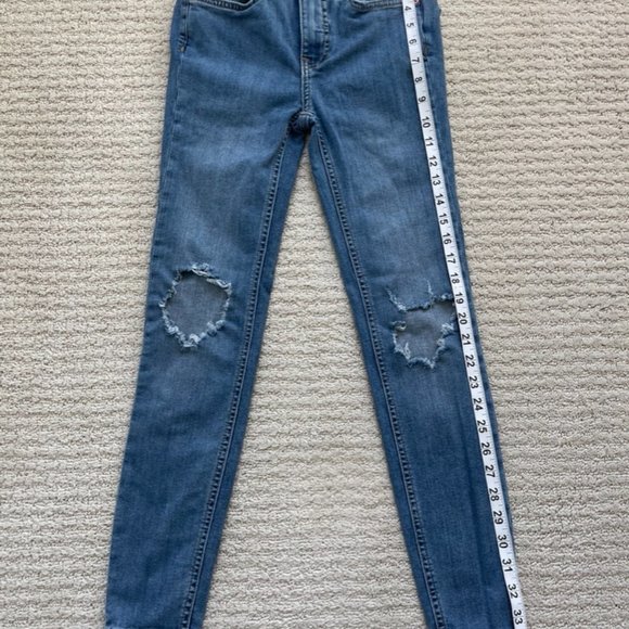 Free People Skinny Jeans 61855-16515125 DISTRESSED size 24R - Picture 1 of 6
